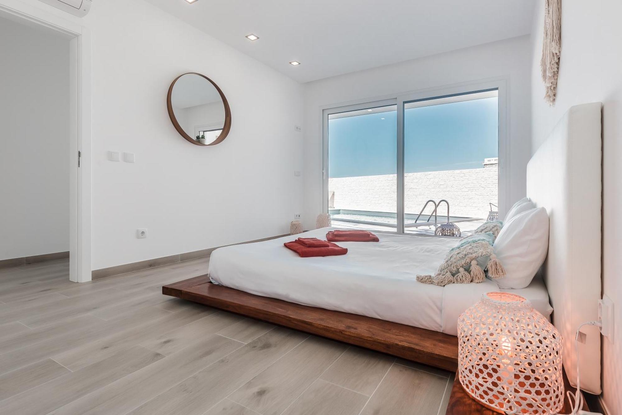 Beach Villa With Ocean View ロウリニャン エクステリア 写真